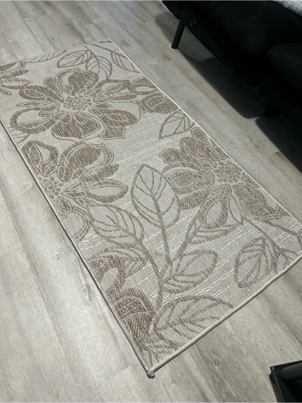 Room & retreat Neutral Floral Area Runner Rug - Beige and Cream 2 x 5 ft